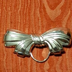 SCARF Shawl Scarf Clip Silve Tone Bow VINTAGE.